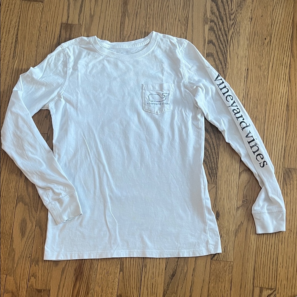 Vineyard Vines Women’s White Long Sleeve Tee with Navy Logo